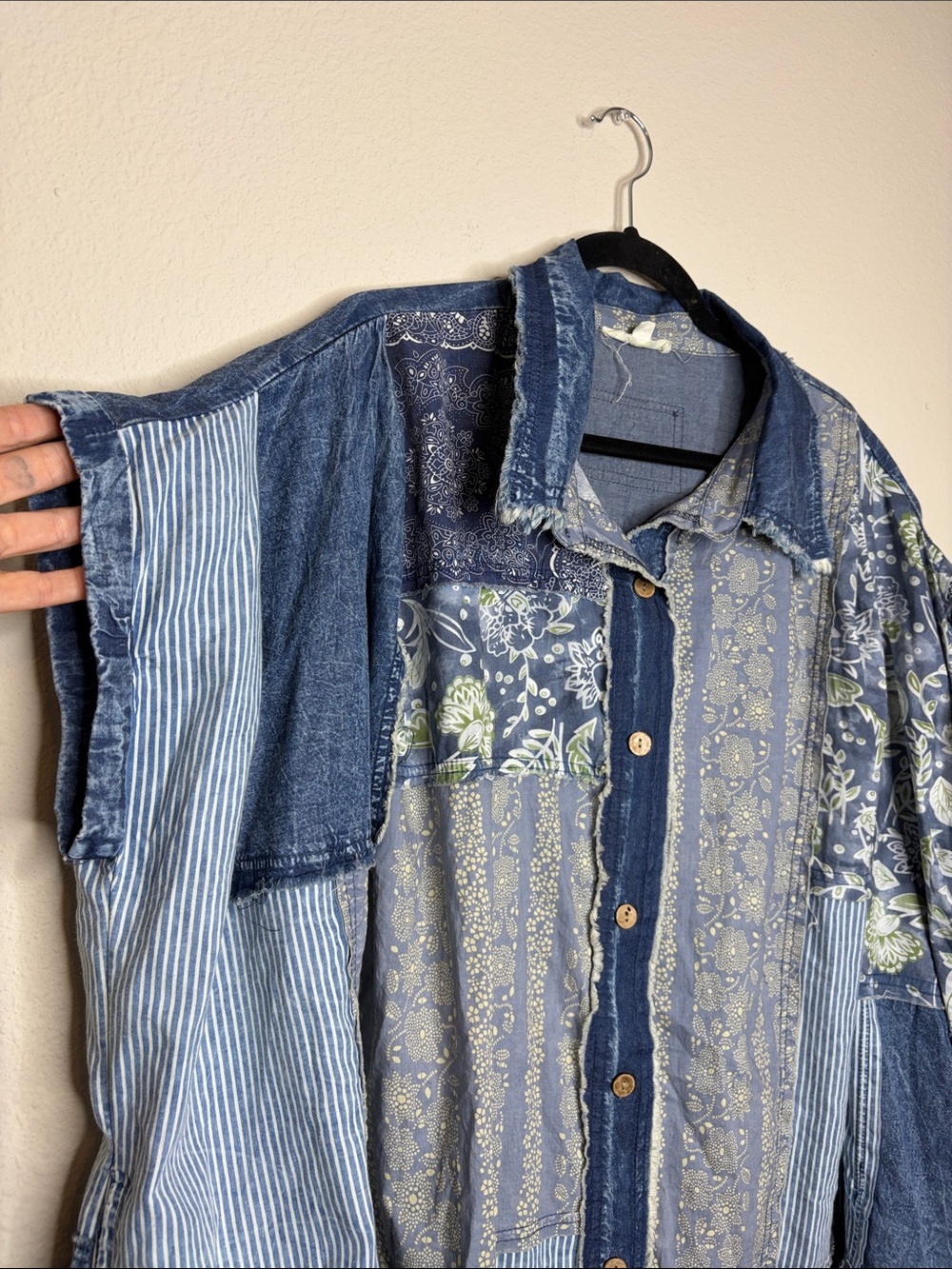 Blue Velvet | Women’s Mixed Media Sleeveless Oversized Button Down Top Size S/M - Picture 2 of 6